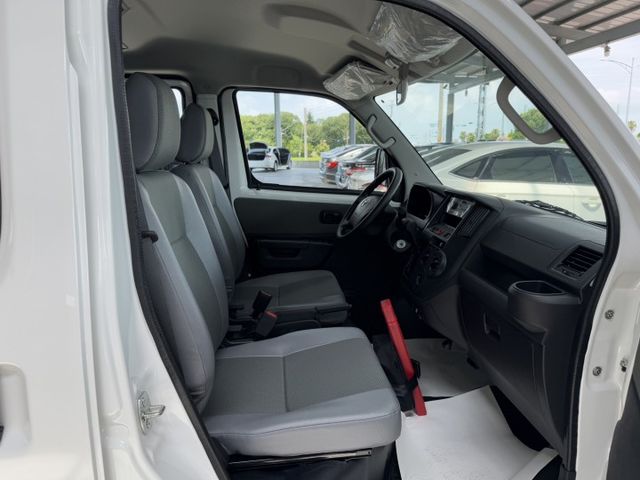 買領牌車找新永隆~全新車賣你二手價~讓你最划算~原廠四年12萬公里保固，現車不用等，錯過不再 ~  第19張相片