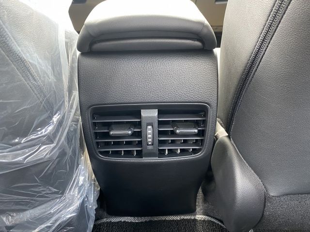 全新領牌車~僅跑4公里 ! 原廠四年12萬公里保固，現車不用等，錯過不再 ~  第19張相片
