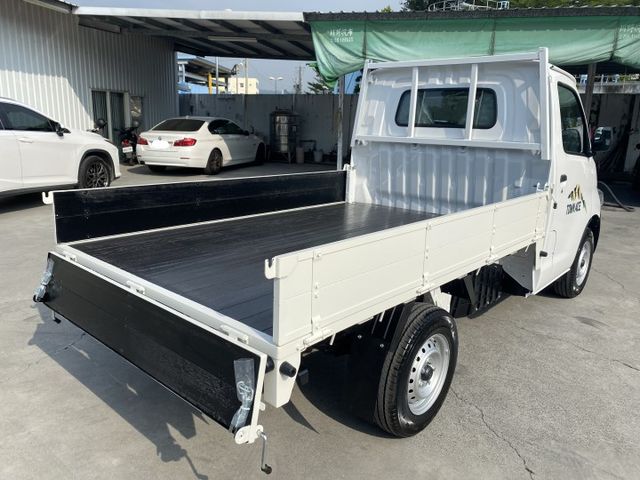 我是自排的，另有2026全新領牌車，新車價55.5萬，現在只要47.8萬 !!!  第14張相片