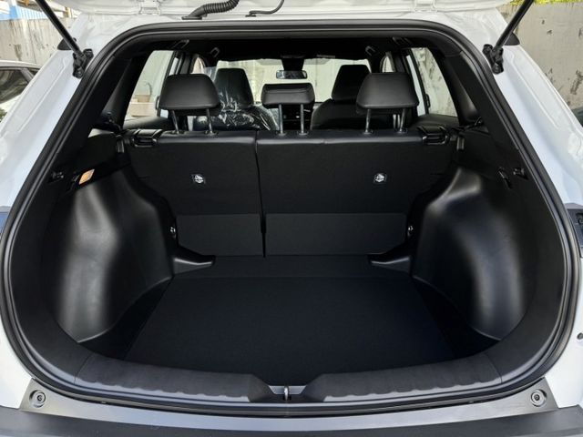 2025全新領牌車~只要賣你68.9 還不趕快來搶~僅跑4公里 ! 原廠四年12萬公里保固，現車不用等，錯過不再 ~  第15張相片