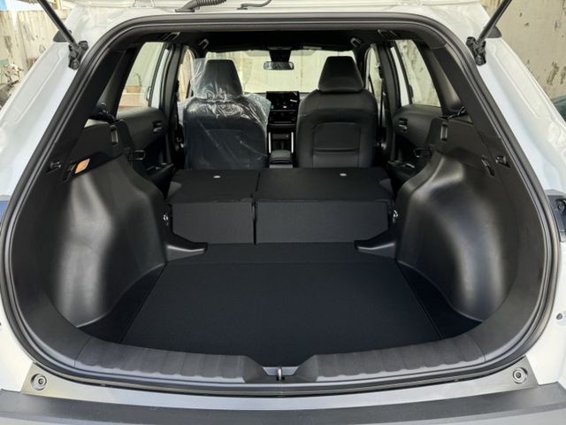 2025全新領牌車~只要賣你68.9 還不趕快來搶~僅跑4公里 ! 原廠四年12萬公里保固，現車不用等，錯過不再 ~  第16張相片