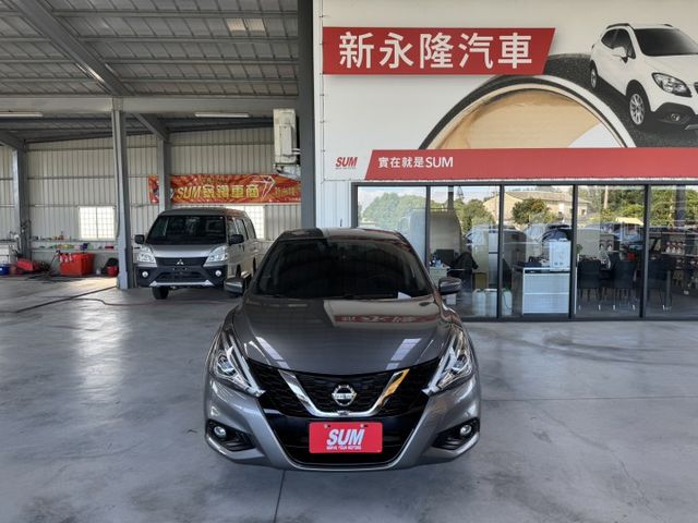 你沒看錯 ~ 僅跑兩萬多 ! TCS防滑、胎壓監控、倒車顯影、光感應頭燈、後座出風口、ISOFIX、後座分離傾倒 !  第1張相片