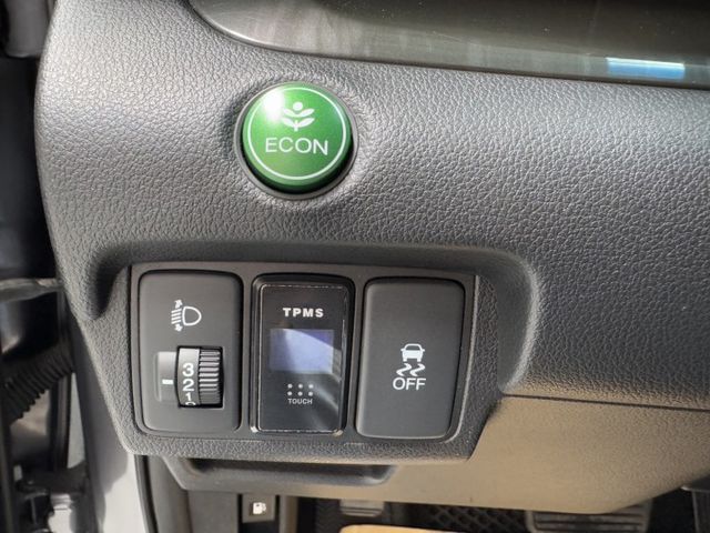 我是2.4CC~月繳6888輕鬆開回家~ 大螢幕安卓機、定速、換檔撥片、循跡防滑、胎壓監控、左右獨立空調 ~僅跑17萬  第10張相片