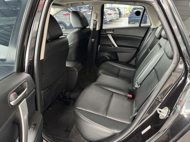 網友專屬優惠實施中~ 月繳4888輕鬆擁有~I-KEY、天窗、左右獨立空調、換檔撥片、後座分離傾倒 ~頂級版  第3張相片