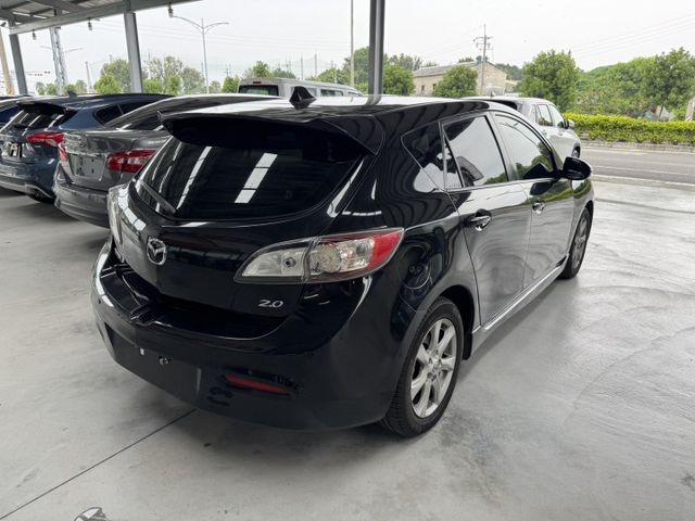 網友專屬優惠實施中~ 月繳4888輕鬆擁有~I-KEY、天窗、左右獨立空調、換檔撥片、後座分離傾倒 ~頂級版  第19張相片