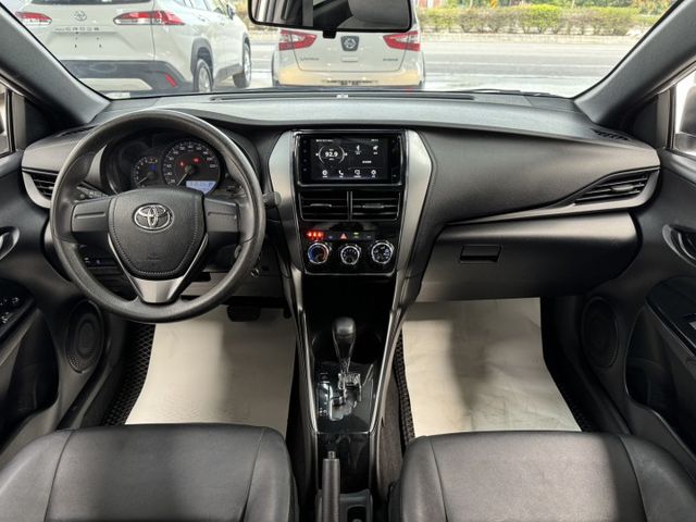 原廠保固中 ! 就是愛白車 ~ TCS防滑、胎壓監控、倒車顯影、ISOFIX、光感應頭燈、後座分離傾倒 ! 可全貸 ~  第4張相片