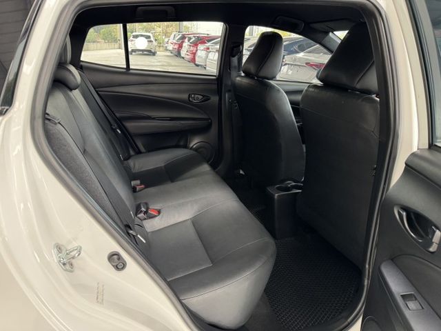 原廠保固中 ! 就是愛白車 ~ TCS防滑、胎壓監控、倒車顯影、ISOFIX、光感應頭燈、後座分離傾倒 ! 可全貸 ~  第17張相片