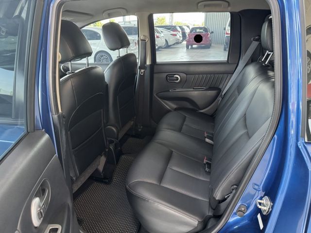 網友專屬優惠實施中 ~ 大螢幕安卓機、衛星導航、倒車顯影、ISOFIX、車頂行李架、後座分離傾倒 !  第3張相片