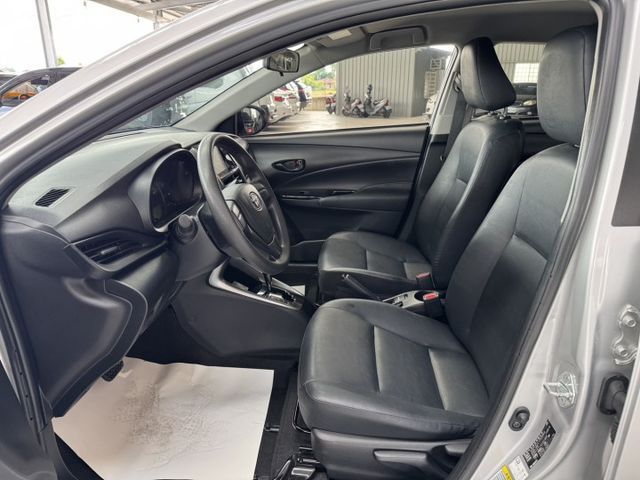 網友專屬優惠實施中 ~ TCS防滑、胎壓監控、倒車顯影、光感應頭燈、ISOFIX ~ 可以全額貸款 !  第2張相片