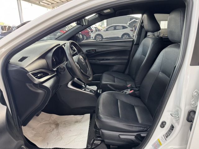 網友專屬優惠實施中 ~ TCS防滑、胎壓監控、倒車顯影、光感應頭燈、ISOFIX、後座分離傾倒 !  第2張相片