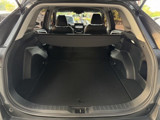 你沒看錯 ~ 我僅跑四萬多 ! 定速、ACC、車偏、煞停、TCS防滑、胎壓監控、後座出風口 ! 可以全額貸款 ~  第15張相片