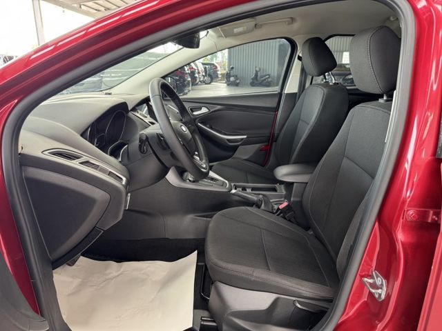 網友專屬優惠實施中 ~ 大螢幕安卓機、定速、TCS防滑、胎壓監控、光感應頭燈、後座分離傾倒 !  第2張相片