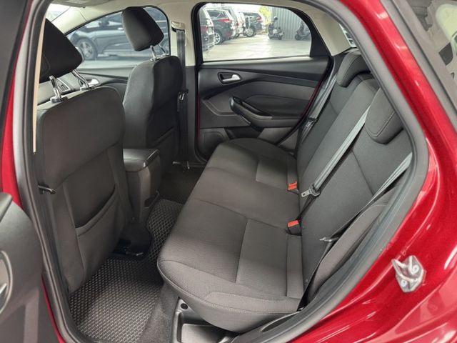 網友專屬優惠實施中 ~ 大螢幕安卓機、定速、TCS防滑、胎壓監控、光感應頭燈、後座分離傾倒 !  第3張相片