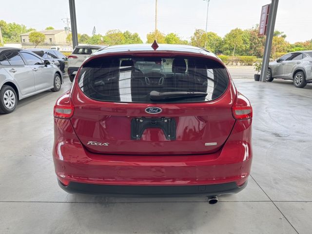 網友專屬優惠實施中 ~ 大螢幕安卓機、定速、TCS防滑、胎壓監控、光感應頭燈、後座分離傾倒 !  第14張相片