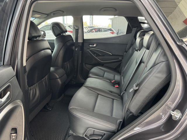 柴油 ~ 客貨兩用 ! 定速、TCS防滑、左右獨立空調、光感應頭燈、ISOFIX、後座分離傾倒 ! 可全貸 ~  第3張相片