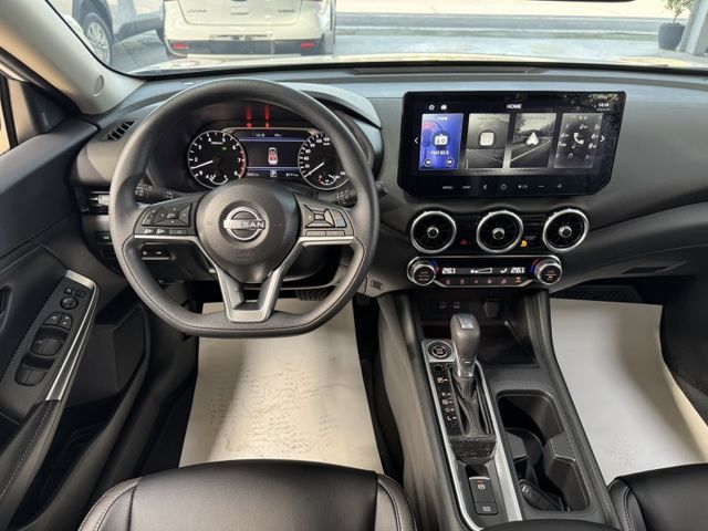 我真的僅跑五千 ~ 新車保固中 ~ !  免鑰使、定速、ACC、環景系統、盲點偵測、左右獨立空調、後座出風口 !  第5張相片