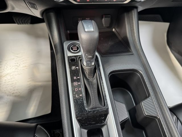 我真的僅跑五千 ~ 新車保固中 ~ !  免鑰使、定速、ACC、環景系統、盲點偵測、左右獨立空調、後座出風口 !  第8張相片