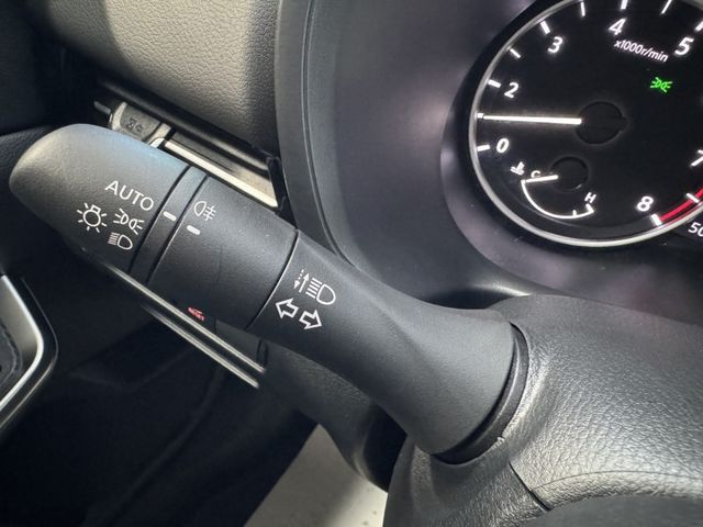 我真的僅跑五千 ~ 新車保固中 ~ !  免鑰使、定速、ACC、環景系統、盲點偵測、左右獨立空調、後座出風口 !  第12張相片