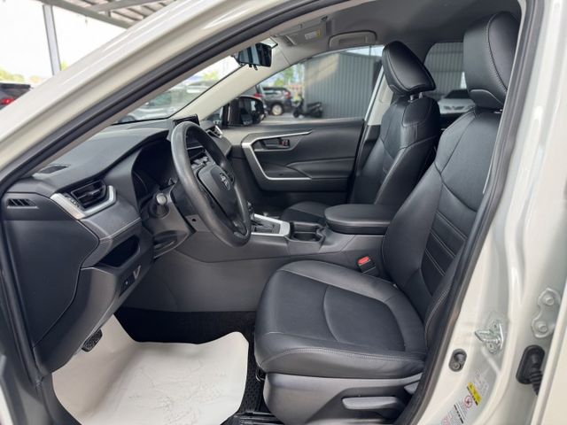 網友專屬優惠實施中 ~ 定速、ACC、車偏、煞停、胎壓監控、TCS防滑、後座出風口、後座分離傾倒 !  第2張相片