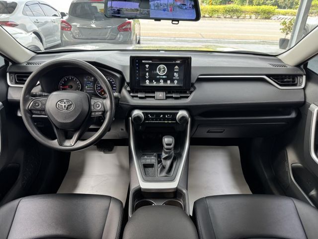 網友專屬優惠實施中 ~ 定速、ACC、車偏、煞停、胎壓監控、TCS防滑、後座出風口、後座分離傾倒 !  第4張相片