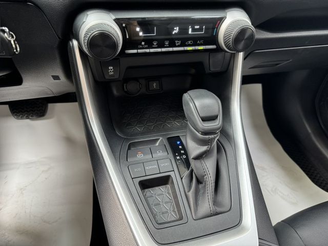 網友專屬優惠實施中 ~ 定速、ACC、車偏、煞停、胎壓監控、TCS防滑、後座出風口、後座分離傾倒 !  第6張相片