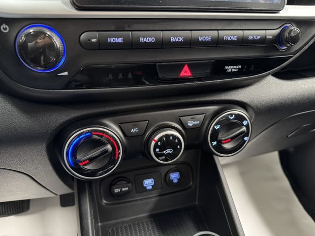 僅跑六萬多 !  TCS防滑、胎壓監控、光感應頭燈、ISOFIX、後座分離傾倒 ! 可以全額貸款 ~  第6張相片