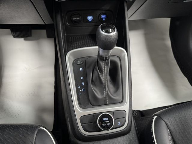 僅跑六萬多 !  TCS防滑、胎壓監控、光感應頭燈、ISOFIX、後座分離傾倒 ! 可以全額貸款 ~  第7張相片