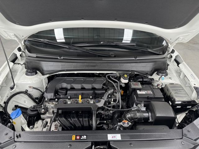 僅跑六萬多 !  TCS防滑、胎壓監控、光感應頭燈、ISOFIX、後座分離傾倒 ! 可以全額貸款 ~  第11張相片