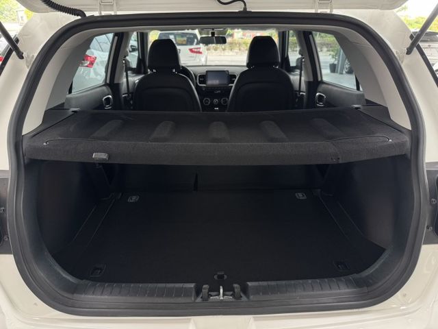 僅跑六萬多 !  TCS防滑、胎壓監控、光感應頭燈、ISOFIX、後座分離傾倒 ! 可以全額貸款 ~  第14張相片