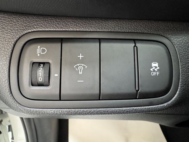 網友專屬優惠實施中 ~ 大螢幕安卓機、TCS防滑、胎壓監控、倒車顯影、光感應頭燈、後座分離傾倒 !  第11張相片