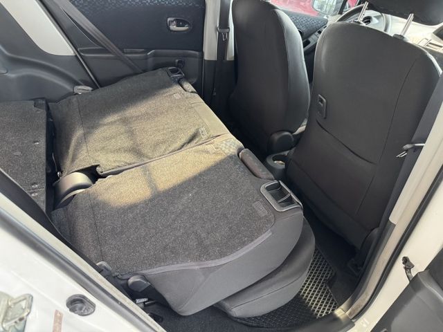 代步首選 ~ 大螢幕安卓機、恆溫空調、衛星導航、倒車顯影、ISOFIX、後座分離傾倒 !  第17張相片