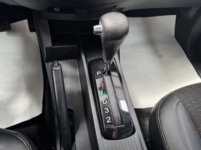 歡迎比較~我沒有載貨喔~內裝一級棒~ 大螢幕安卓機、衛星導航、定速、TCS防滑、光感應頭燈、後座分離傾倒 ~  第10張相片