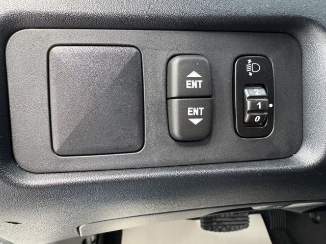 歡迎比較~我沒有載貨喔~內裝一級棒~ 大螢幕安卓機、衛星導航、定速、TCS防滑、光感應頭燈、後座分離傾倒 ~  第12張相片