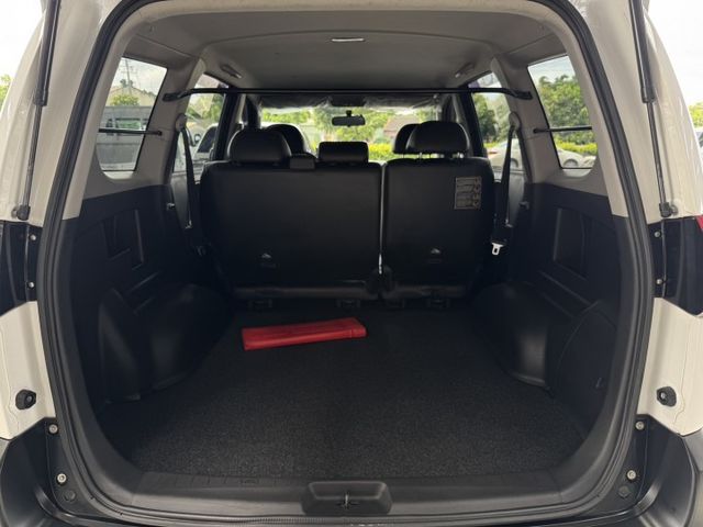 歡迎比較~我沒有載貨喔~內裝一級棒~ 大螢幕安卓機、衛星導航、定速、TCS防滑、光感應頭燈、後座分離傾倒 ~  第16張相片