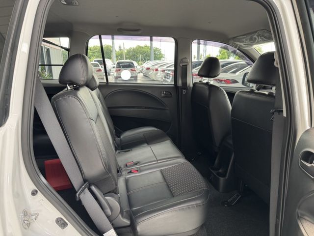 歡迎比較~我沒有載貨喔~內裝一級棒~ 大螢幕安卓機、衛星導航、定速、TCS防滑、光感應頭燈、後座分離傾倒 ~  第19張相片