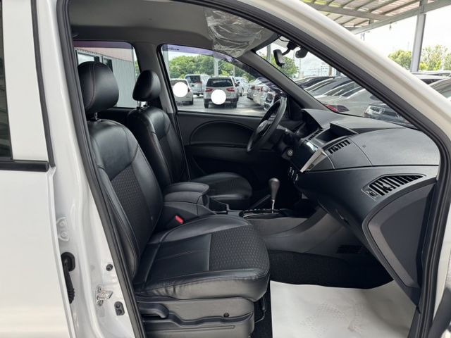 歡迎比較~我沒有載貨喔~內裝一級棒~ 大螢幕安卓機、衛星導航、定速、TCS防滑、光感應頭燈、後座分離傾倒 ~  第20張相片