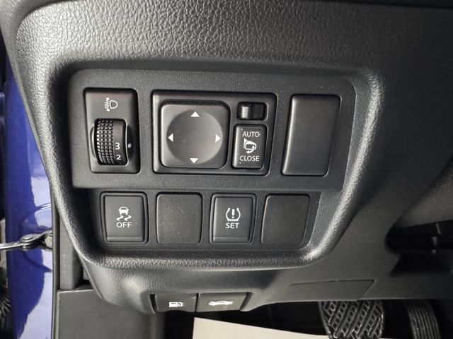 網友專屬優惠實施中 ~ I-KEY、定速、TCS防滑、胎壓監控、恆溫空調、ISOFIX、後座分離傾倒~僅跑14萬  第11張相片