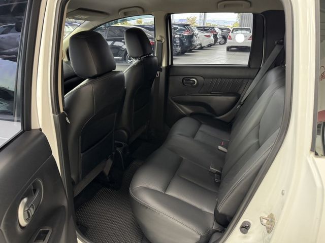 小車大空間 ~ 就是愛白車 ! 大螢幕安卓機、胎壓監控、倒車顯影、ISOFIX、車頂行李架、後座分離傾倒 ~  第3張相片