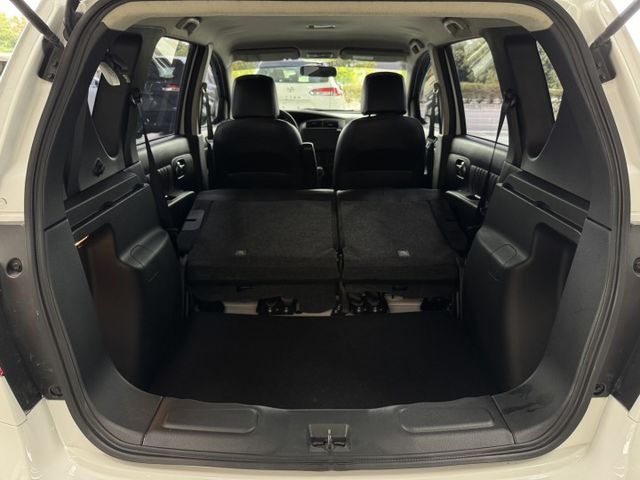 小車大空間 ~ 就是愛白車 ! 大螢幕安卓機、胎壓監控、倒車顯影、ISOFIX、車頂行李架、後座分離傾倒 ~  第16張相片