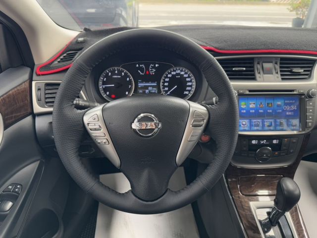 你沒看錯~我僅跑14萬公里 ~ I-KEY、定速、左右獨立空調、衛星導航、數位電視、後座出風口 可全貸 ~  第5張相片