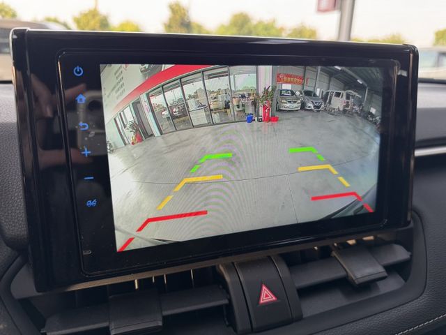 網友專屬優惠實施中 ~ 定速、ACC、車偏、TCS防滑、胎壓監控、後座出風口、後座分離傾倒 ! 可全貸 ~  第6張相片