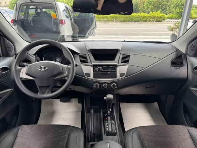 便宜一樣有好貨~歡迎比較~可以全額貸~ TCS防滑、胎壓監控、倒車顯影、光感應頭燈 !  第3張相片