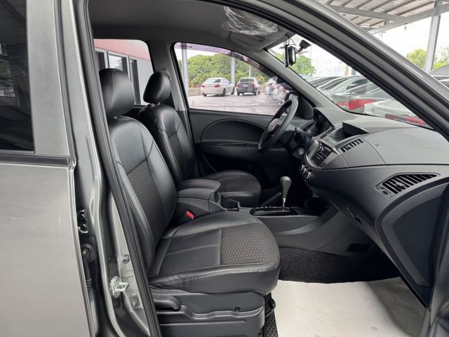 便宜一樣有好貨~歡迎比較~可以全額貸~ TCS防滑、胎壓監控、倒車顯影、光感應頭燈 !  第15張相片