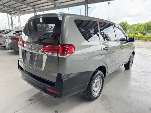 便宜一樣有好貨~歡迎比較~可以全額貸~ TCS防滑、胎壓監控、倒車顯影、光感應頭燈 !  第17張相片