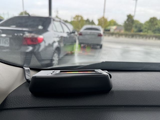 你沒看錯~我僅跑12萬~月繳4888輕鬆開回家 ~ 大螢幕安卓、抬頭顯示器、衛星導航、倒車顯影、備胎 !  第11張相片