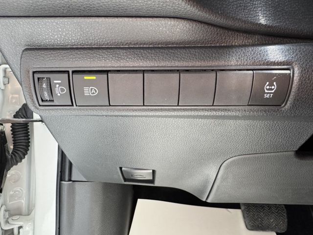 就是愛白車 ! 定速、ACC、車道偏離警示、自動緊急煞車、TCS防滑、胎壓監控、後座分離傾倒 !  第11張相片