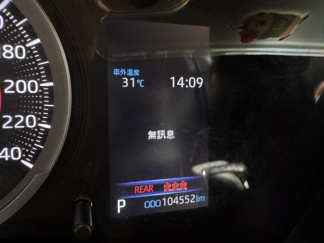 就是愛白車 ! 定速、ACC、車道偏離警示、自動緊急煞車、TCS防滑、胎壓監控、後座分離傾倒 !  第13張相片