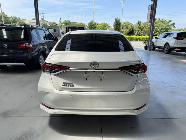 就是愛白車 ! 定速、ACC、車道偏離警示、自動緊急煞車、TCS防滑、胎壓監控、後座分離傾倒 !  第15張相片