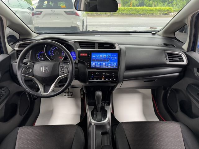 買車免求人~月繳5888輕鬆開回家 ~ 定速、換檔撥片、恆溫空調、倒車顯影、後座分離傾倒 ! 可全貸 ~  第4張相片