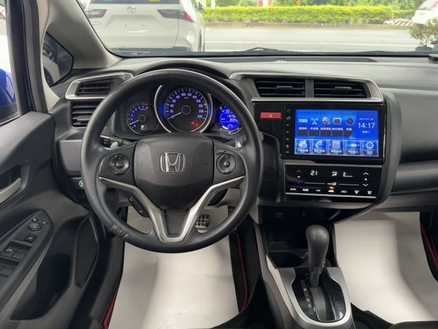 買車免求人~月繳5888輕鬆開回家 ~ 定速、換檔撥片、恆溫空調、倒車顯影、後座分離傾倒 ! 可全貸 ~  第5張相片